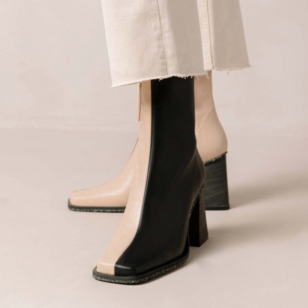 ALOHAS Women's Heeled Boots - Black and Tan